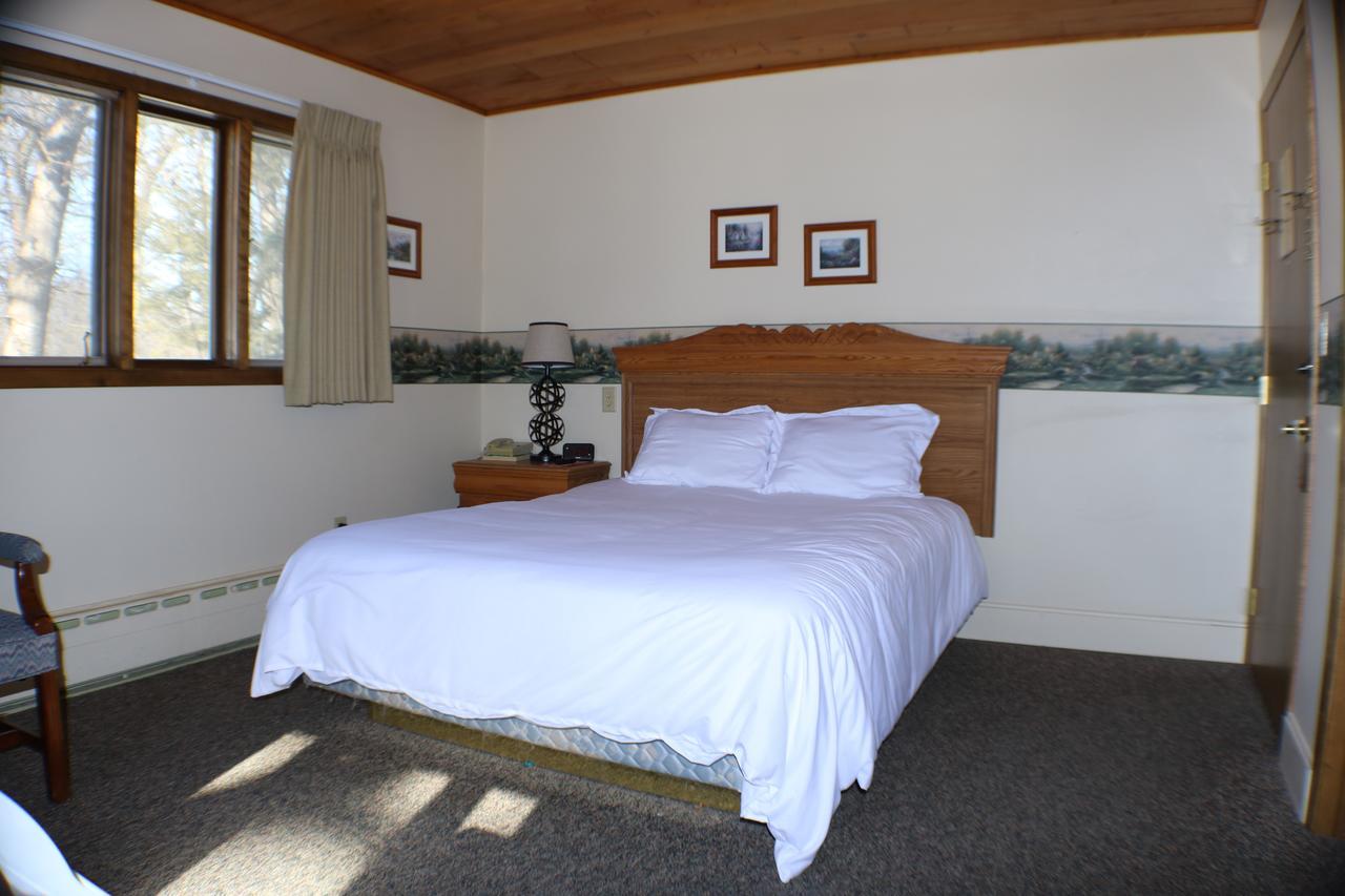 The Lodge Resort Hotel Forest City 외부 사진