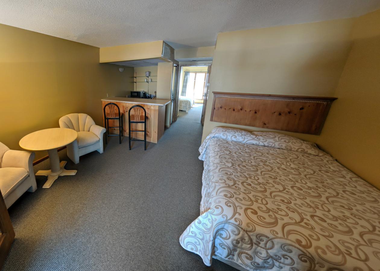 The Lodge Resort Hotel Forest City 외부 사진