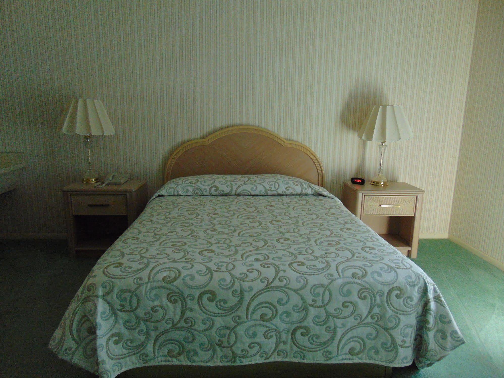 The Lodge Resort Hotel Forest City 외부 사진
