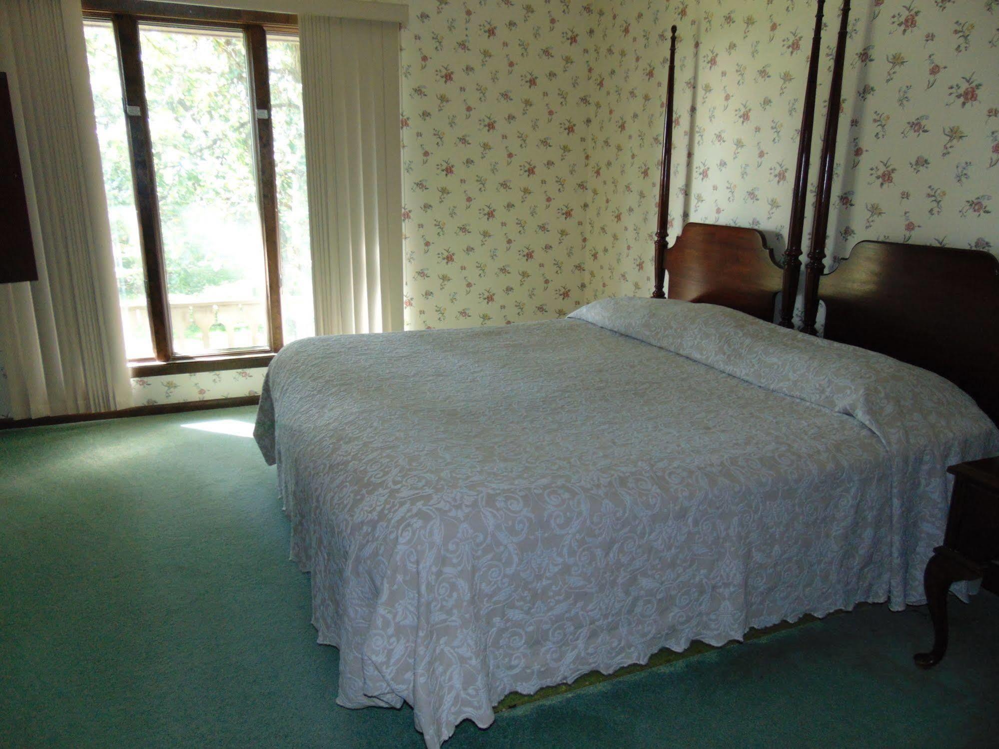 The Lodge Resort Hotel Forest City 외부 사진