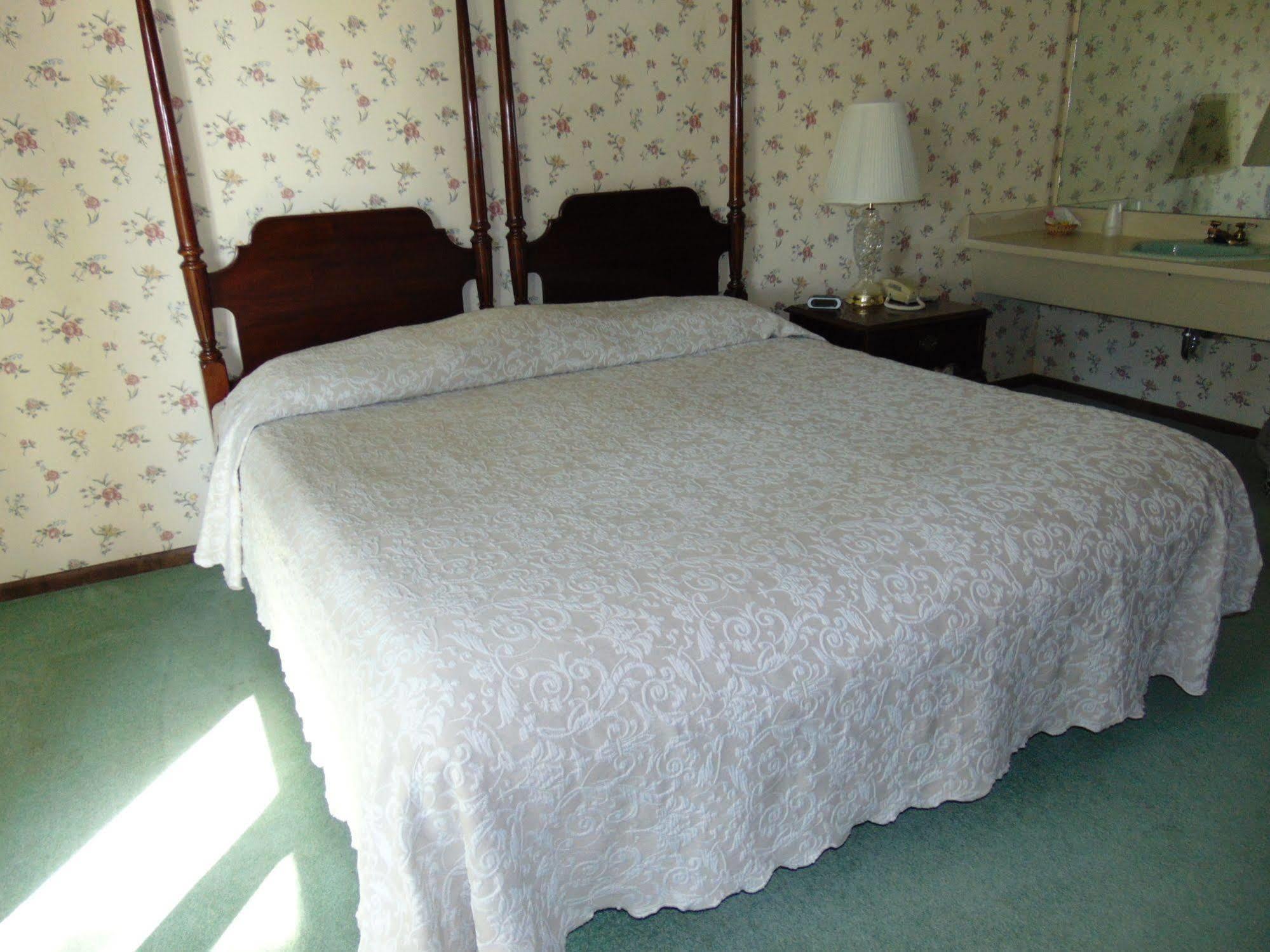 The Lodge Resort Hotel Forest City 외부 사진
